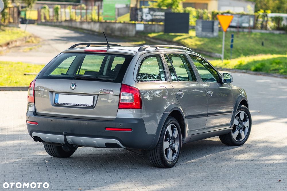 Skoda Octavia 2.0 TDI DPF 4x4 DSG Scout - 11