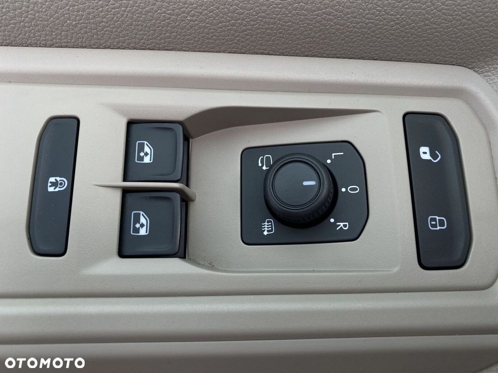Volkswagen Multivan 2.0 TDI L1 Family DSG - 11