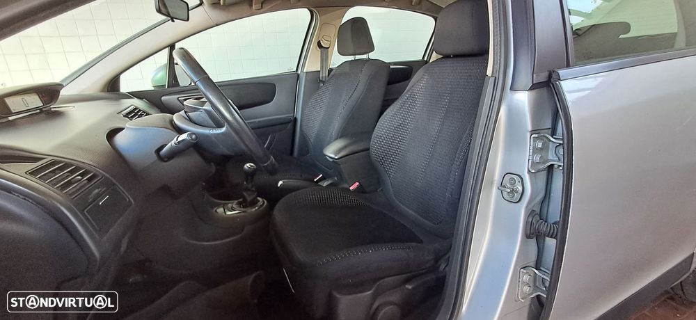 Citroën C4 1.6 HDi Attraction - 11