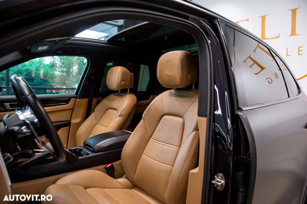 Porsche Cayenne Standard - 15