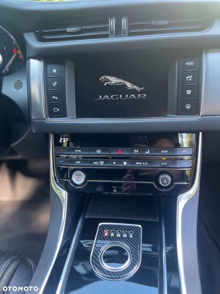 Jaguar XF 2.0 i4D Prestige - 20