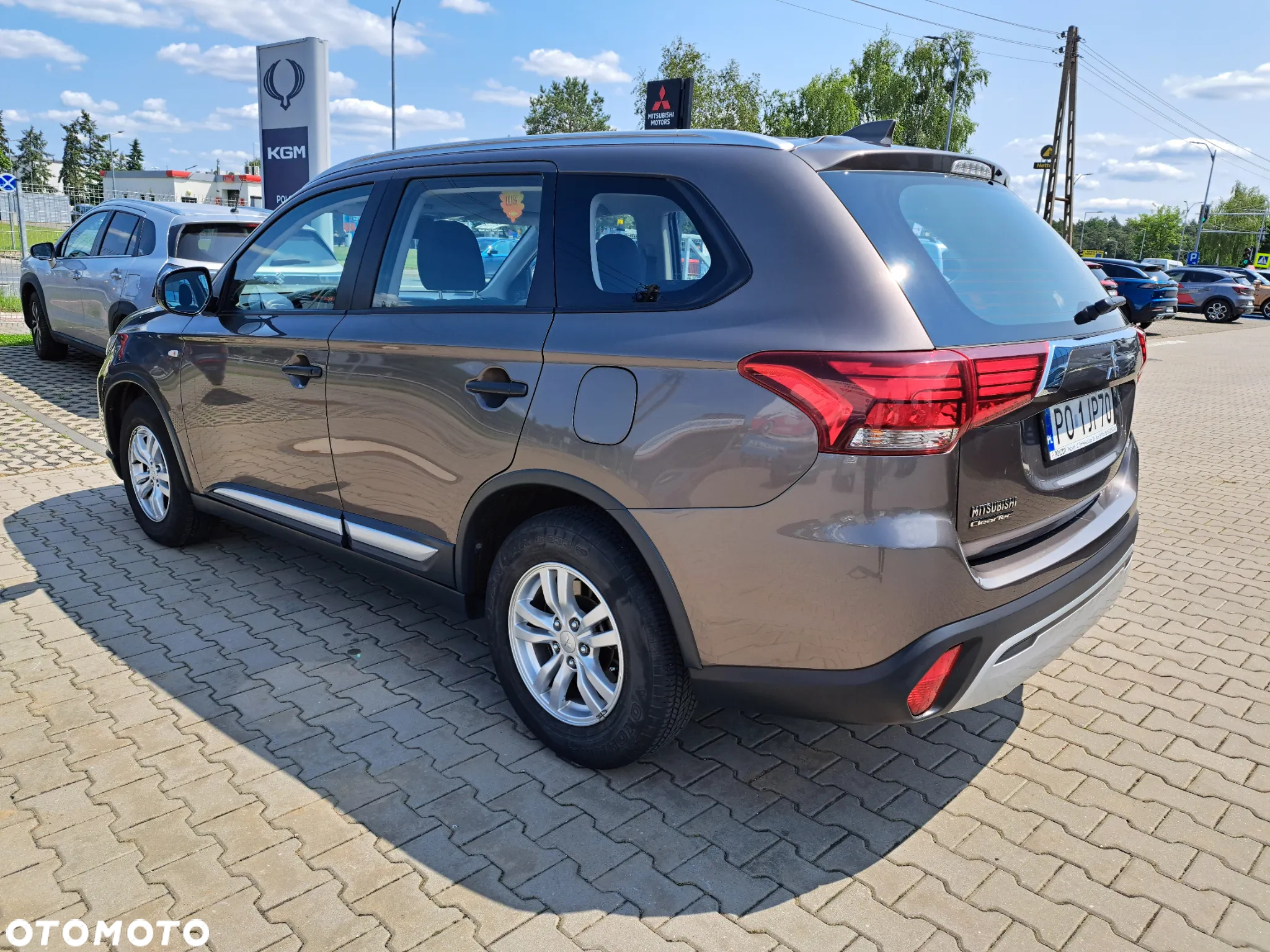 Mitsubishi Outlander 2.0 Invite + 2WD - 4