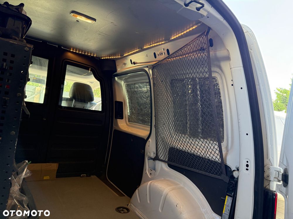 Volkswagen Caddy - 17
