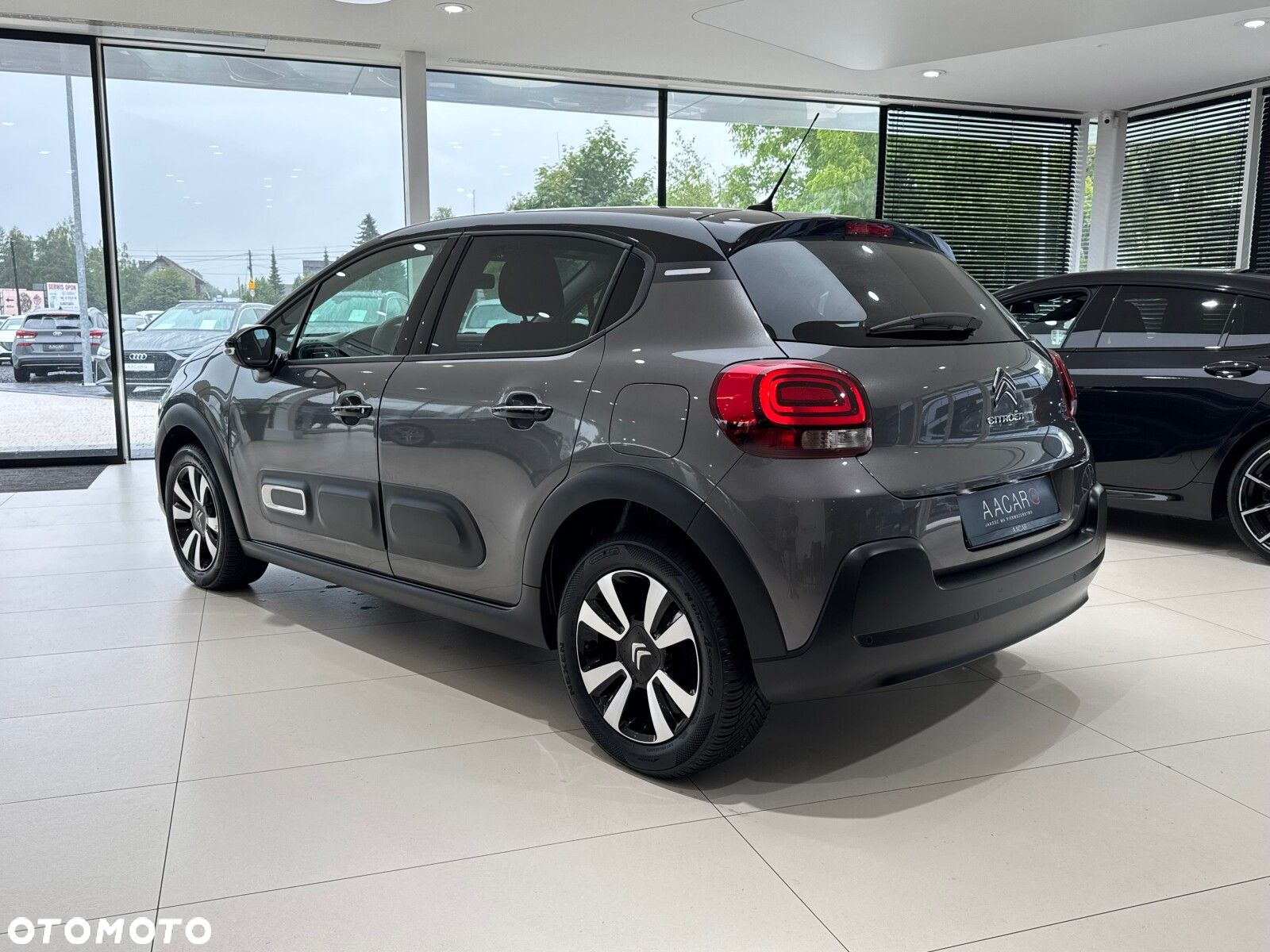 Citroën C3 1.2 PureTech Shine - 3