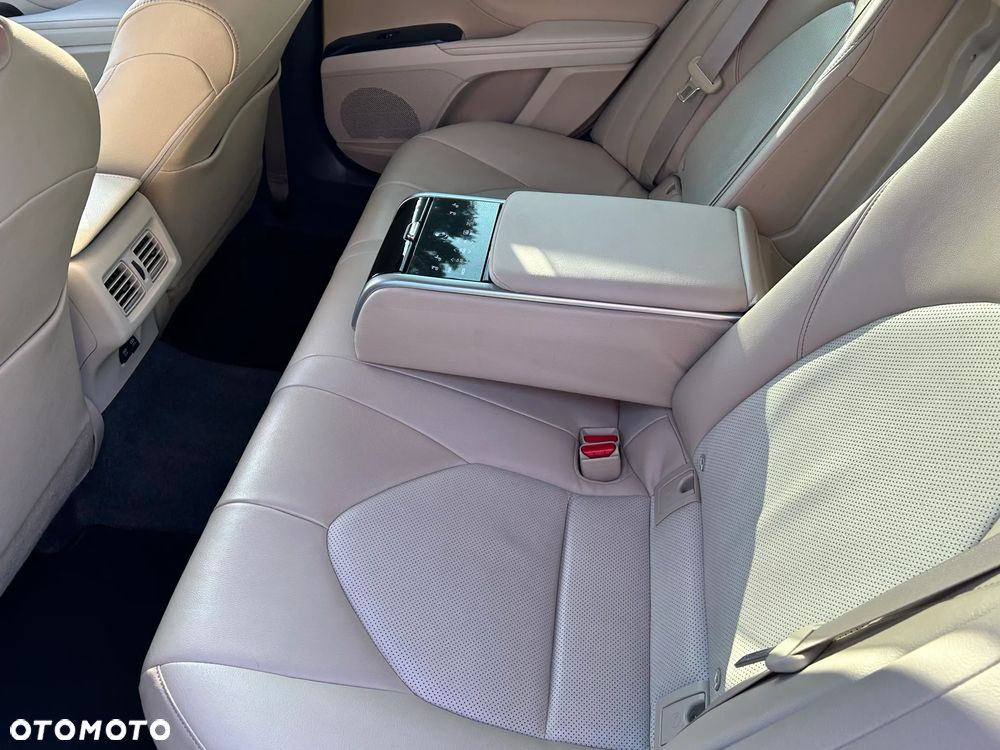 Toyota Camry 2.5 Hybrid Executive CVT - 16
