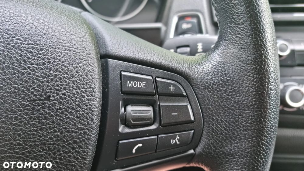 BMW Seria 1 118i Sport Line - 12
