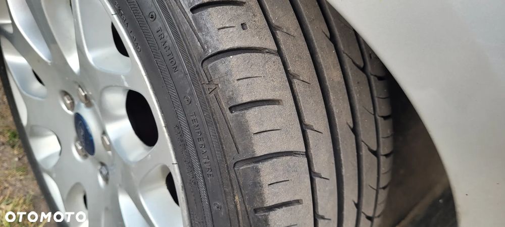 Ford Focus 1.6 16V Silver Magic - 4