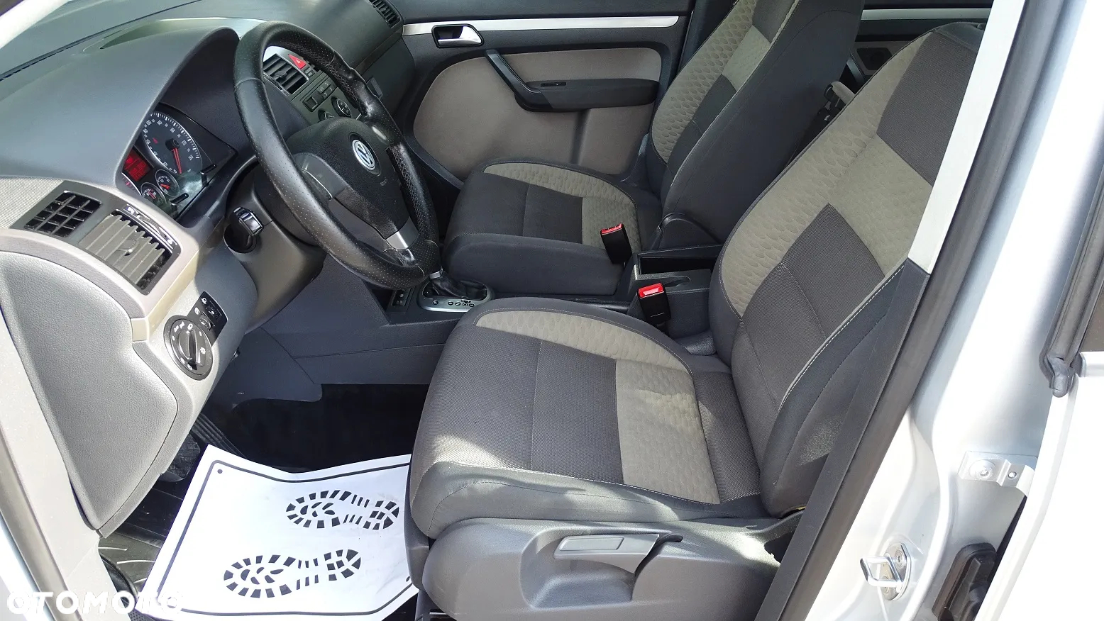 Volkswagen Touran 1.9 TDI DPF Cross DSG - 11
