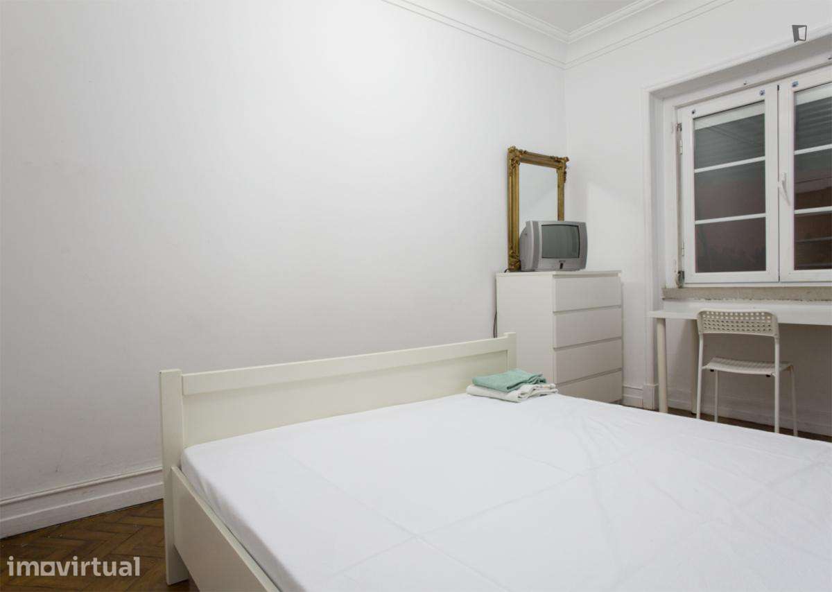 Quarto - localizado em Roma-Areeiro Lisbon - Grande imagem: 3/18