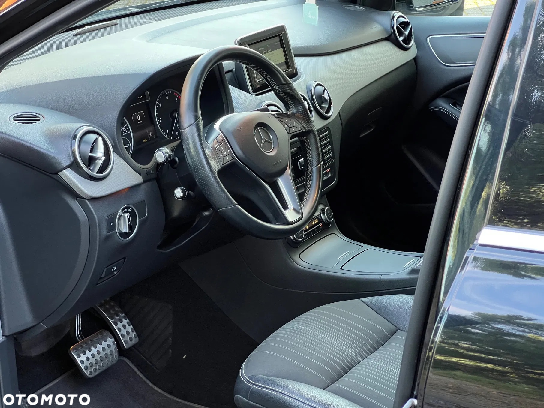 Mercedes-Benz Klasa B 200 CDI (BlueEFFICIENCY) 7G-DCT - 13