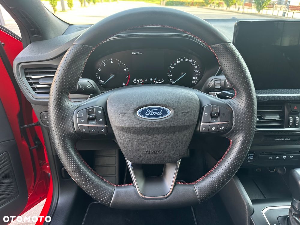 Ford Focus 1.0 EcoBoost Hybrid ST-LINE - 21