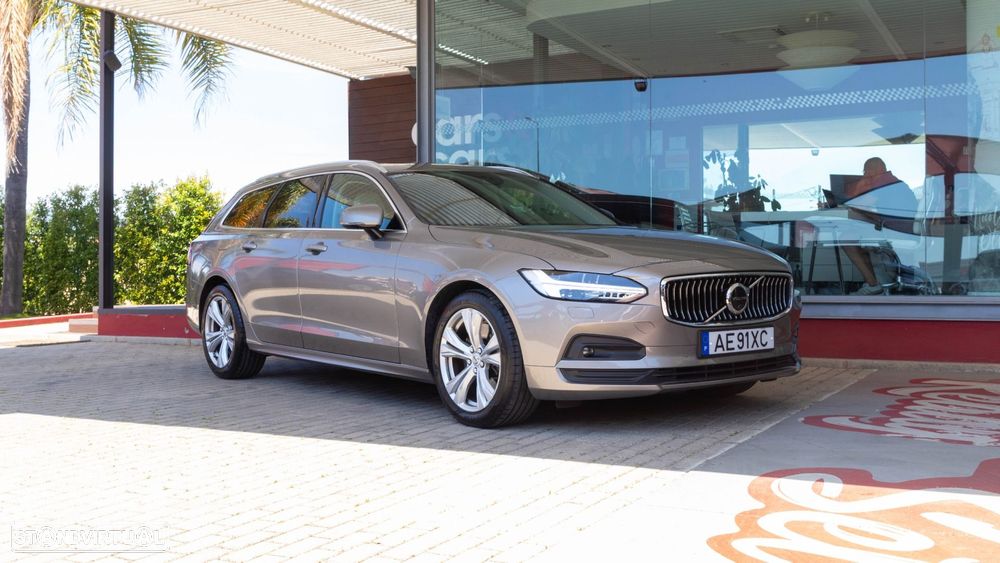 Volvo V90 2.0 B4 Momentum Plus Geartronic - 2