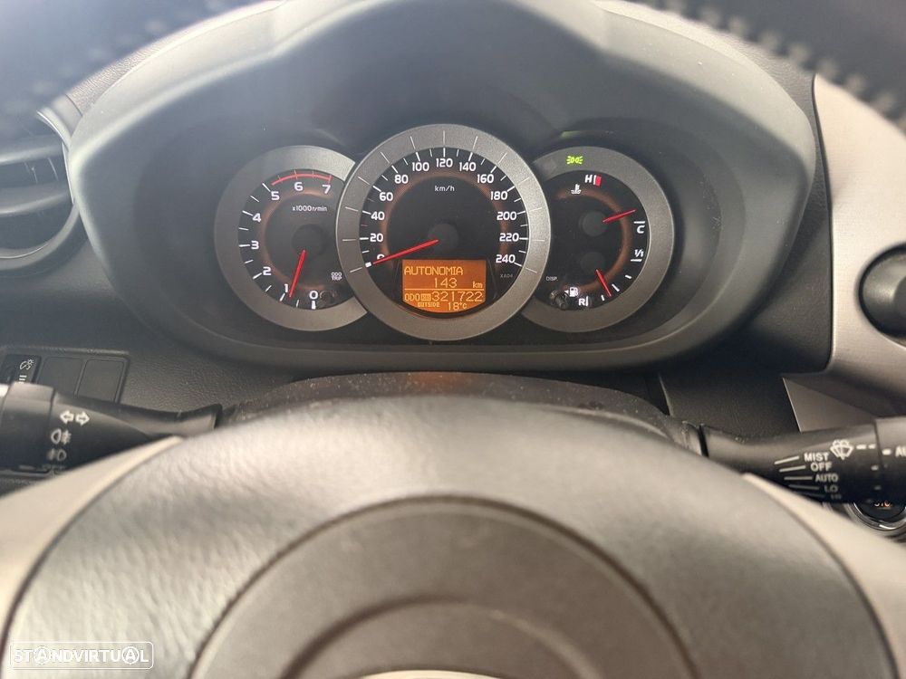 Toyota RAV4 2.2 D-4D - 9