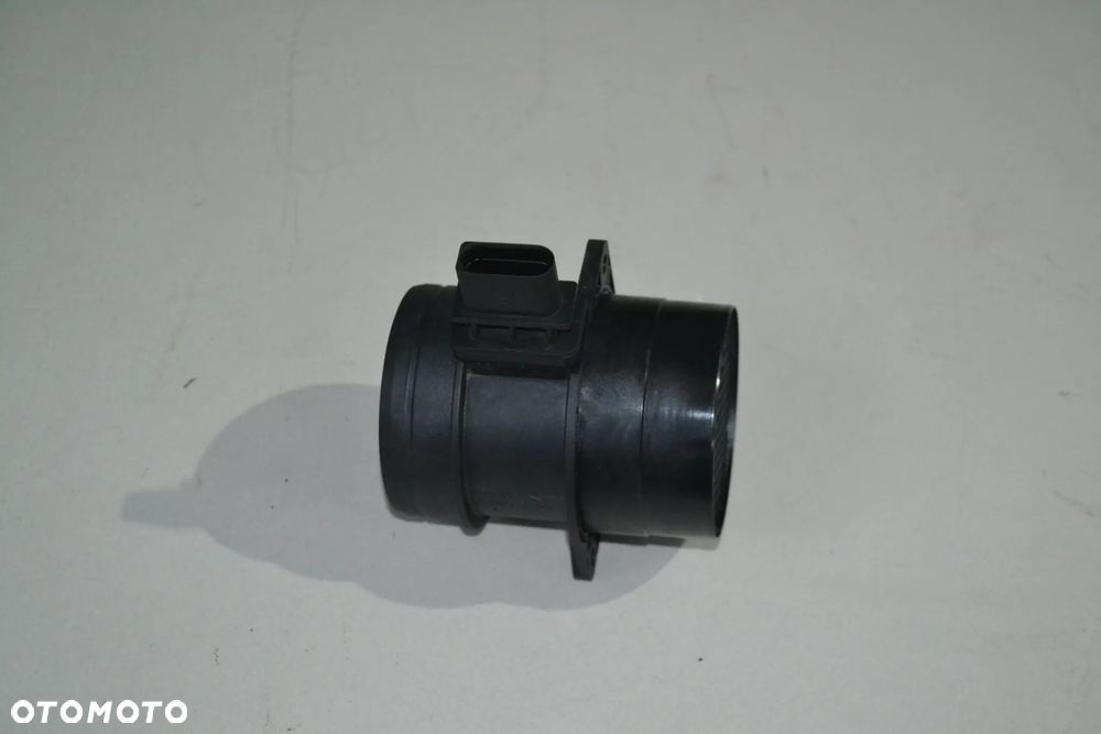 VW AUDI SEAT SKODA 1,9 2,0 TDI CR PRZEPŁYWOMIERZ MIERNIK MASY POWIETRZA 03G906461C 0281002735