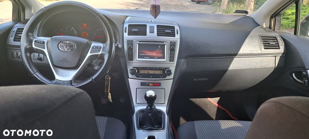 Toyota Avensis 2.0 D-4D Premium - 11