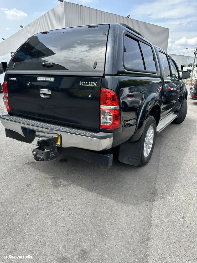 Toyota Hilux 2.5 D-4D 2WD CD CM+AC+PM - 11