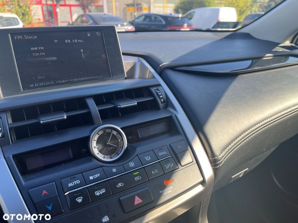 Lexus NX 300h Elite 2WD - 12