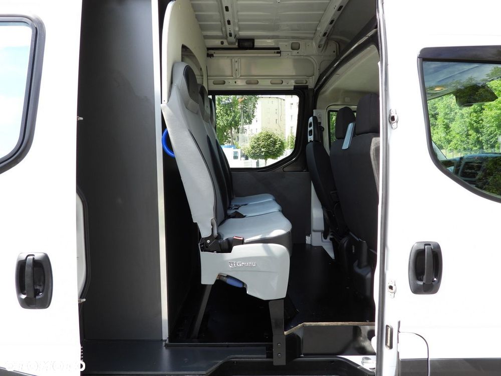 Iveco DAILY 35C16 FURGON BRYGADÓWKA 6 MIEJSC TEMPOMAT BLIŹNIACZE KOŁA KLIMATYZACJA  160KM - 35