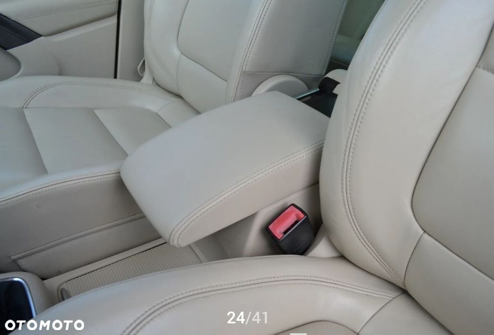 Volkswagen Tiguan - 11