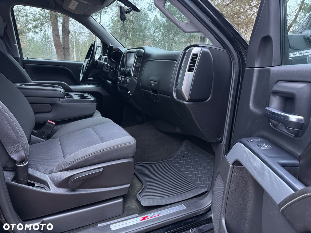 Chevrolet Silverado - 27