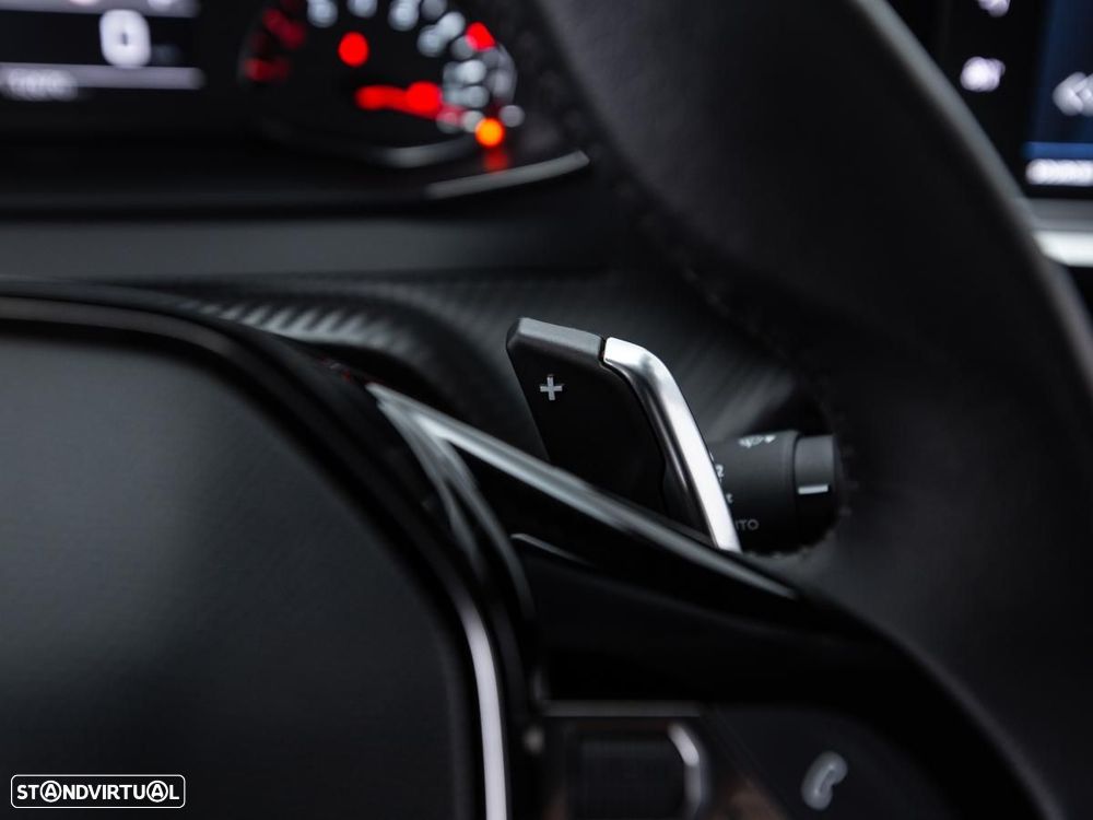 Peugeot 2008 1.5 BlueHDi Allure EAT8 - 16