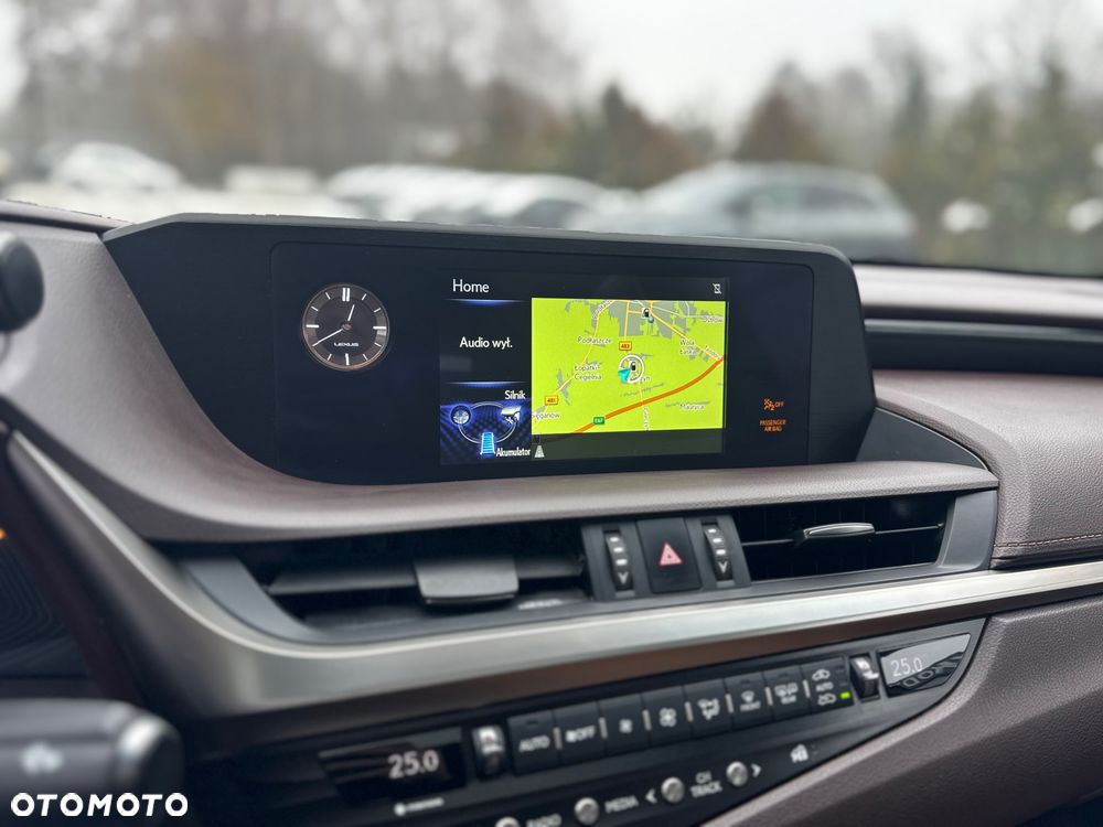 Lexus ES 300h Prestige - 25