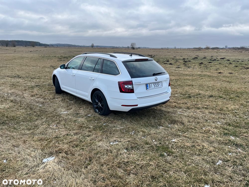 Skoda Octavia Combi 2.0 TDI DSG Style - 24