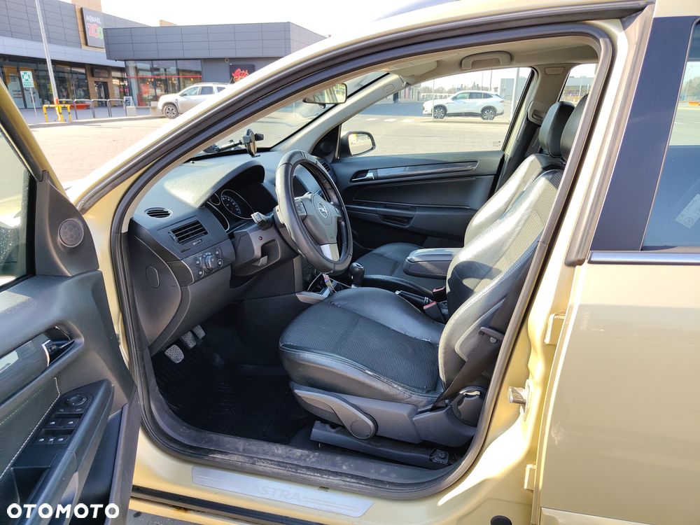Opel Astra 1.7 CDTI Essentia - 10