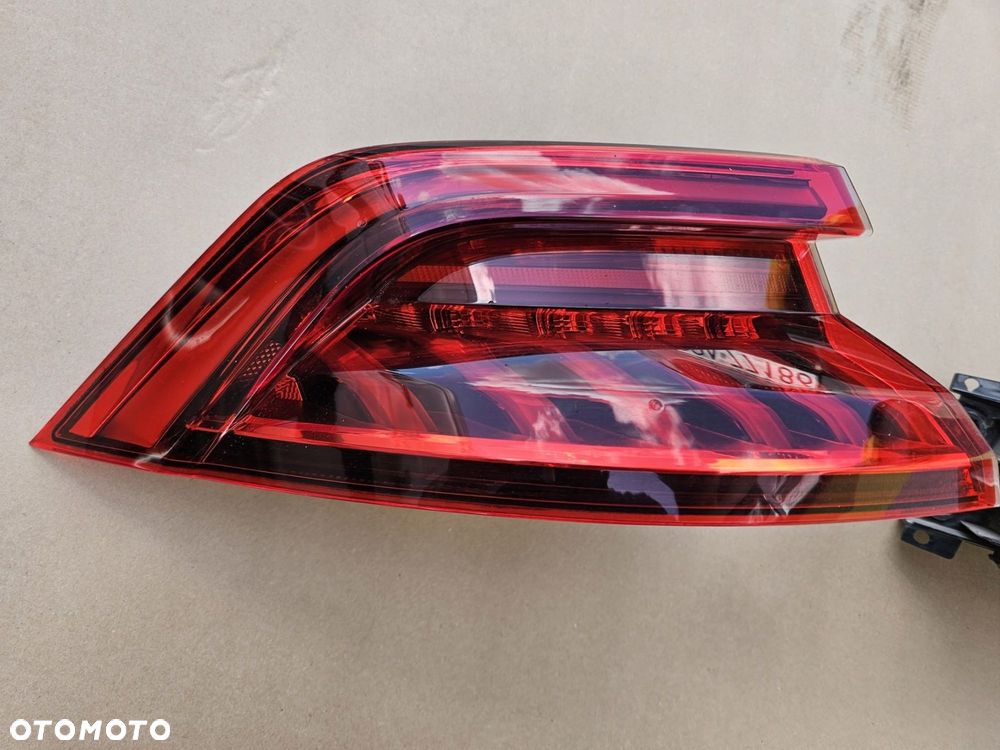 klapa tylna blenda lampa high audi q8 europa - 7
