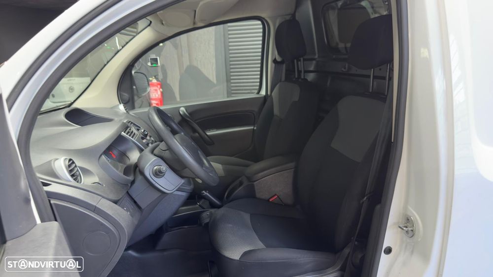 Renault kangoo  ZE - 18