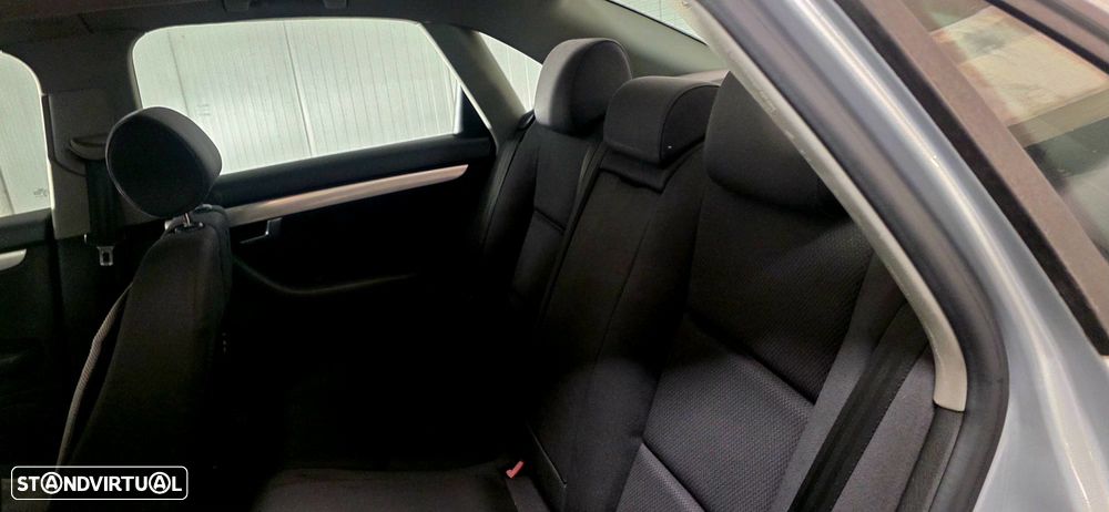 Audi A4 1.9 TDI m6 Sport - 6