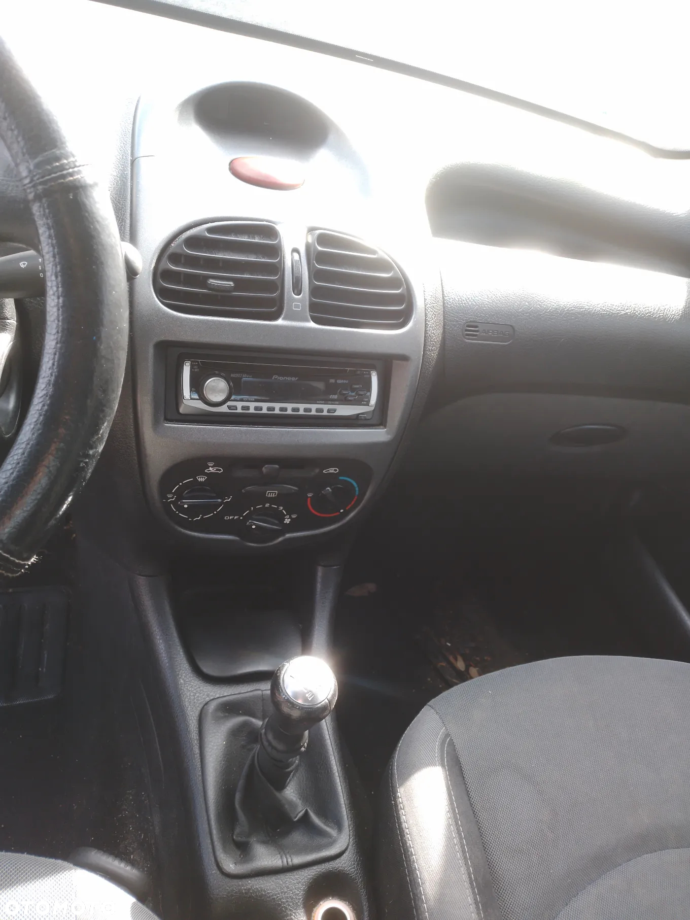 PEUGEOT 206 1.4 16V KFU (ET3J4) KOLOR KKN LICZNIK - 30