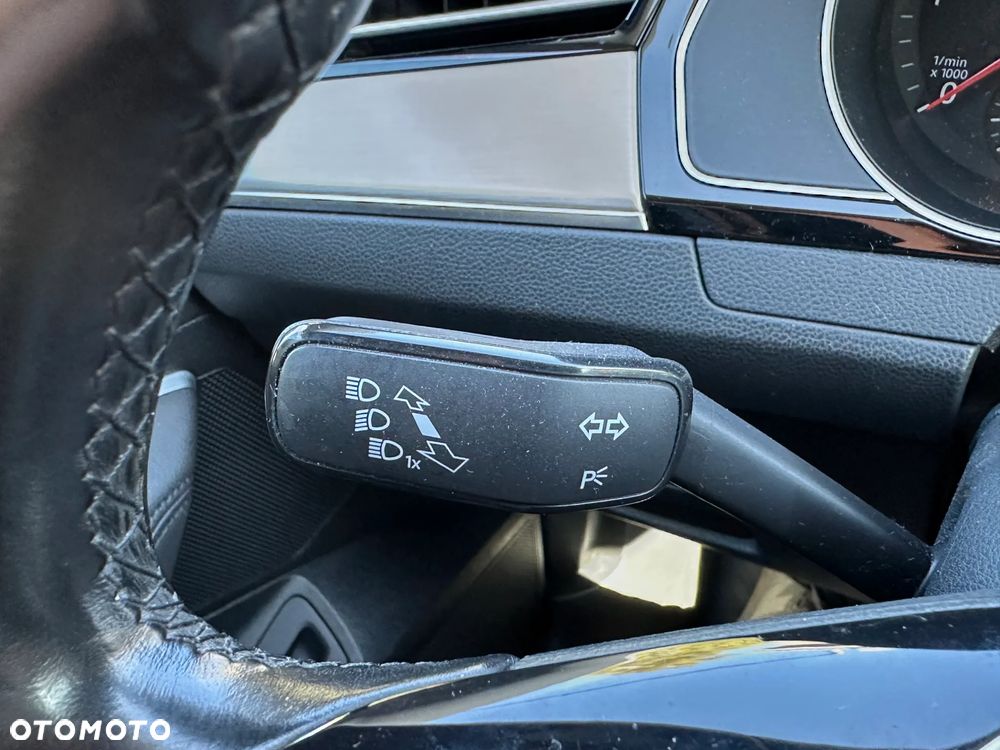 Volkswagen Passat 2.0 TDI BMT Highline - 28