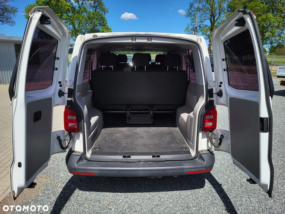 Volkswagen Caravelle - 10