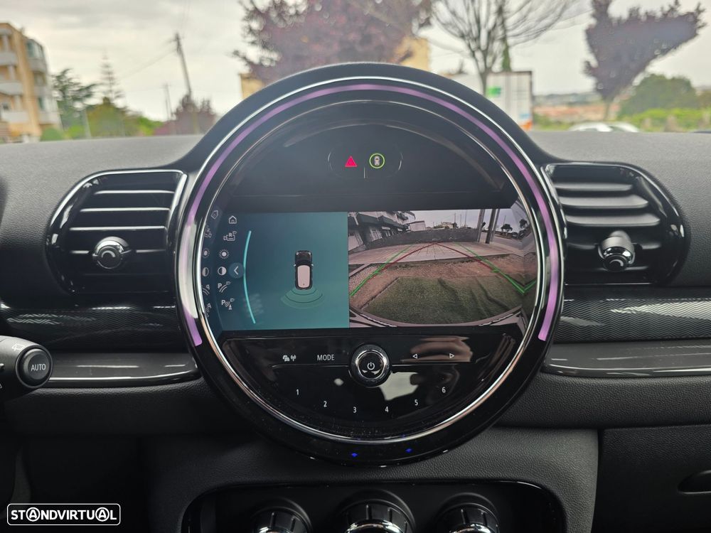 MINI Clubman Cooper D Premium Essential Auto - 11