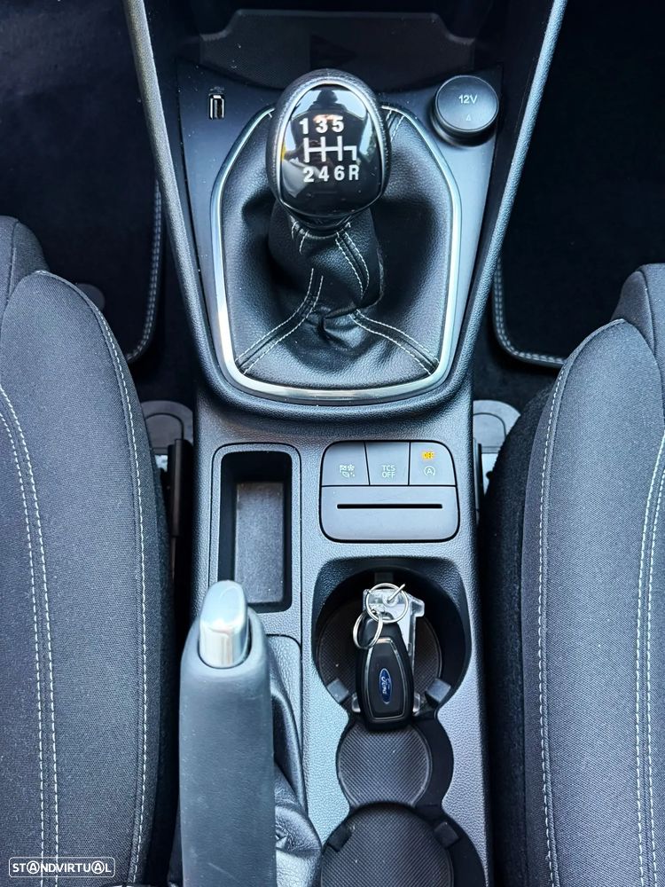 Ford Fiesta 1.0 EcoBoost S&S TITANIUM - 17