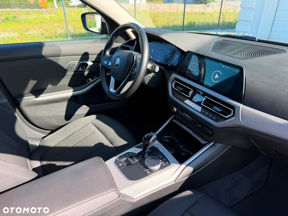 BMW Seria 3 320d xDrive Advantage - 18