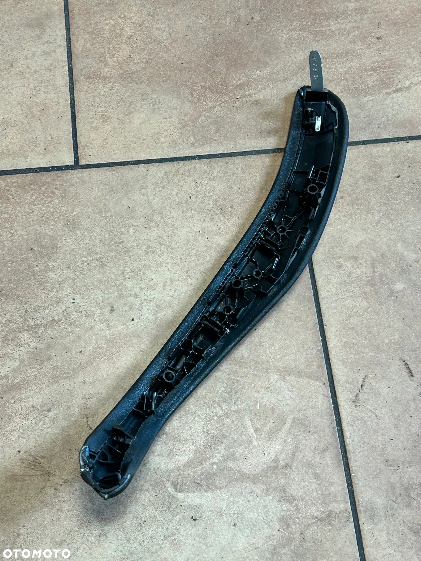 UCHWYT PANELU DRZWI G30 PRAWY - 2