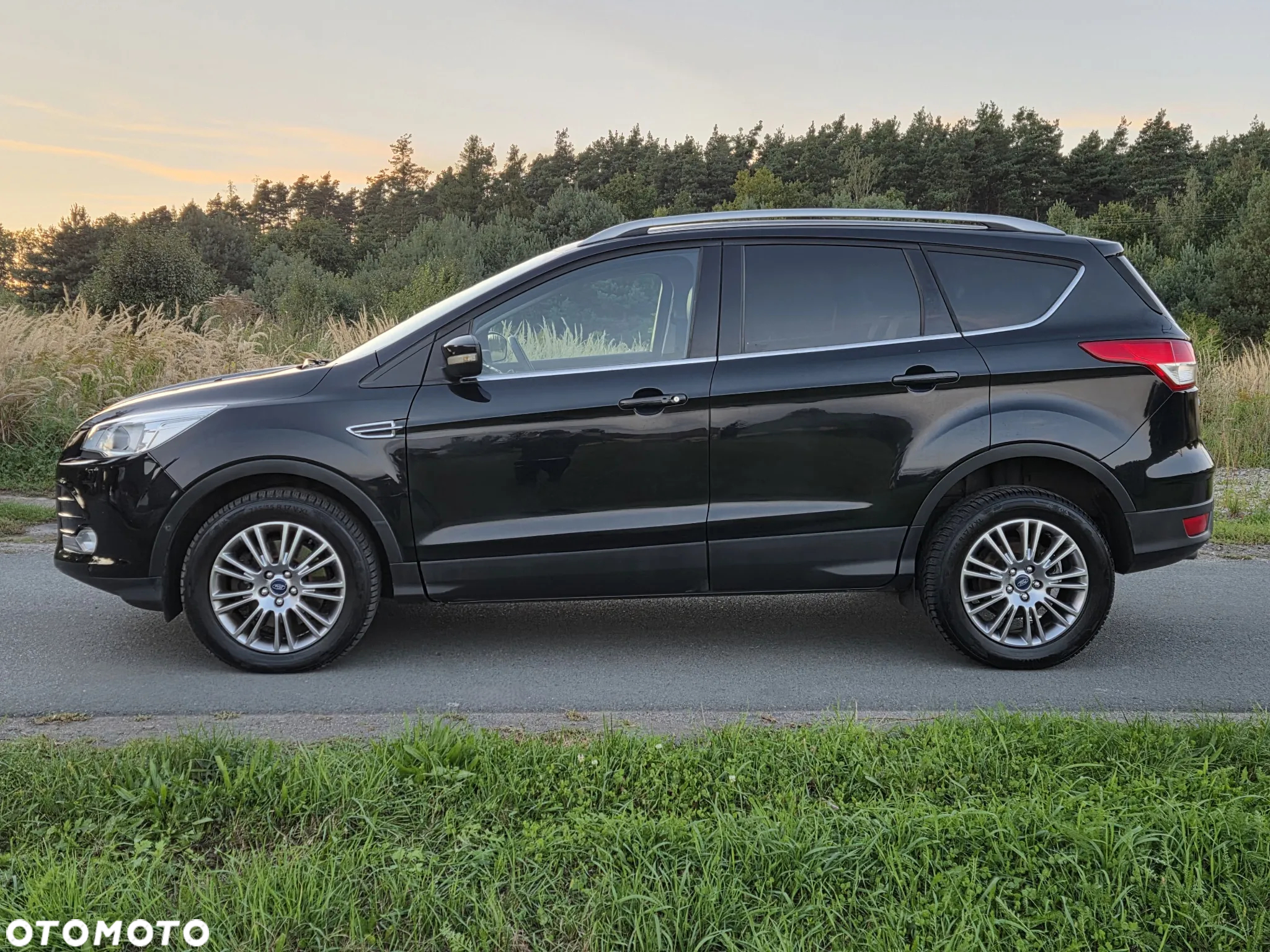 Ford Kuga 2.0 TDCi 2x4 Titanium - 4
