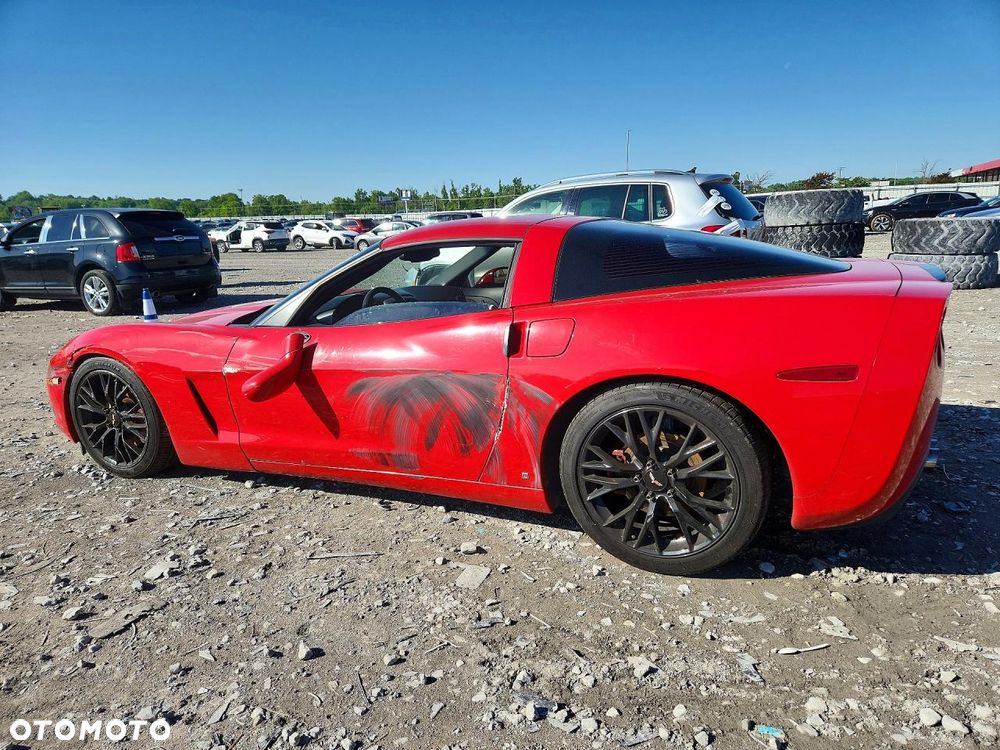 Chevrolet Corvette - 4
