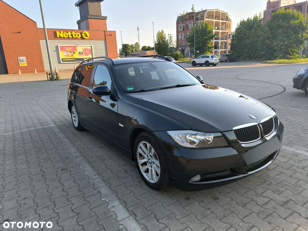 BMW Seria 3 318d DPF Touring - 8