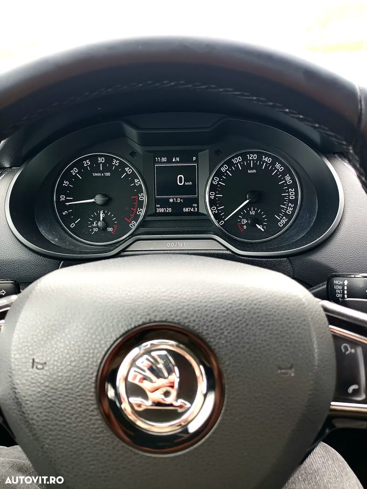 Skoda Octavia 2.0 TDI DSG Style - 3