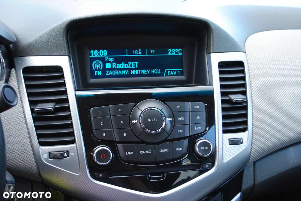 Chevrolet Cruze 1.8 LT - 18