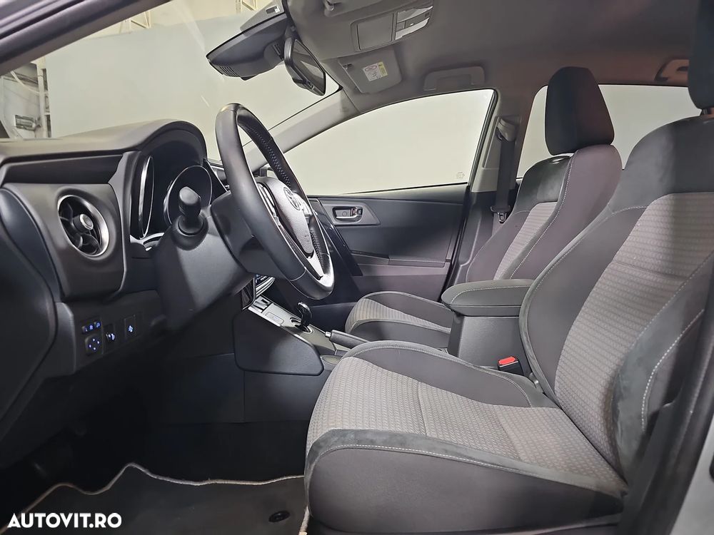 Toyota Auris - 24