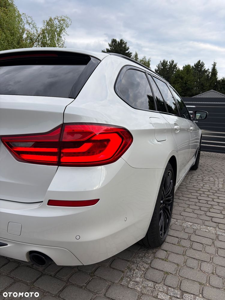 BMW Seria 5 525d Sport-Aut Luxury Line - 17