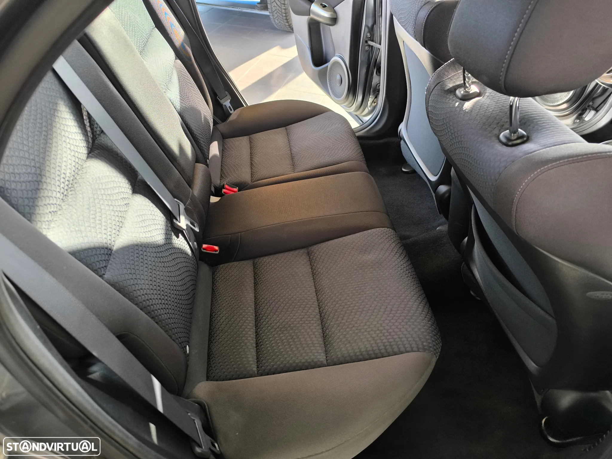 Honda Civic 1.4 i-VTEC Comfort - 15