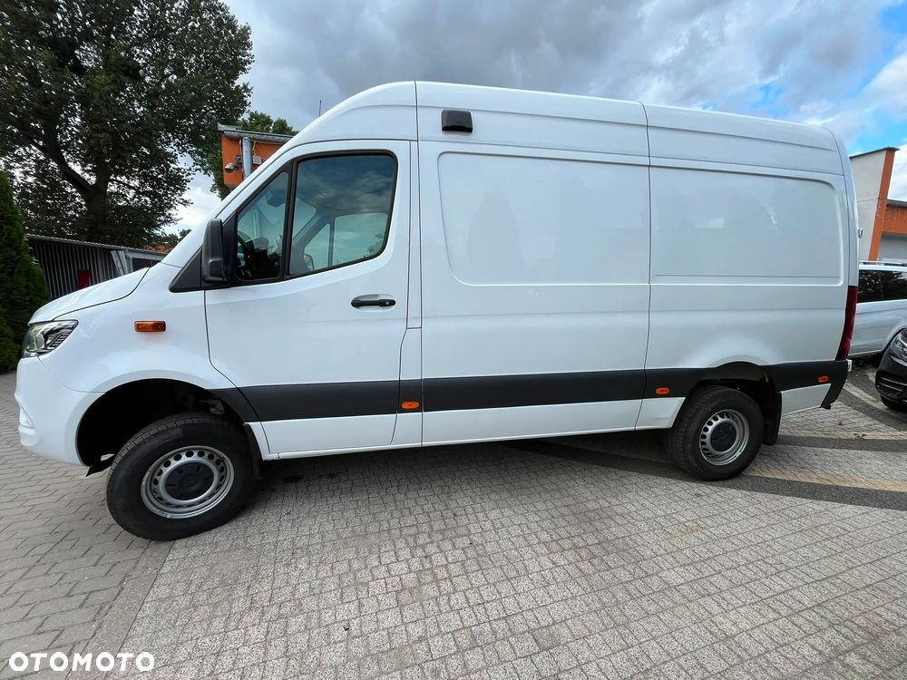 Mercedes-Benz Sprinter 319 4x4 - 4