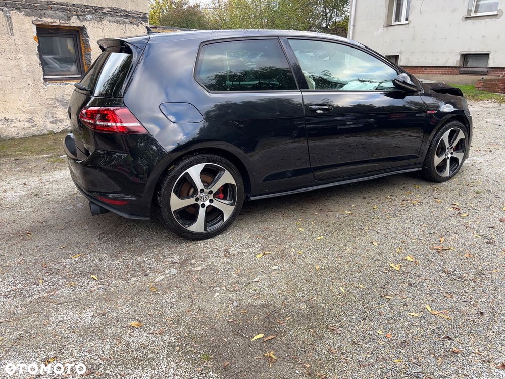 Volkswagen Golf VII 2.0 TSI BMT GTI - 4