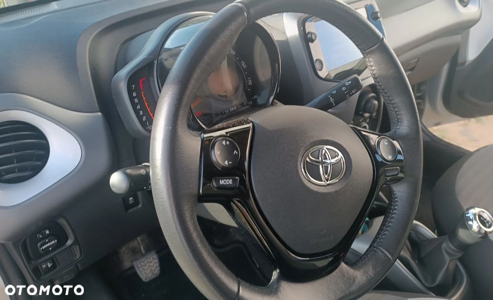 Toyota Aygo x-play - 5