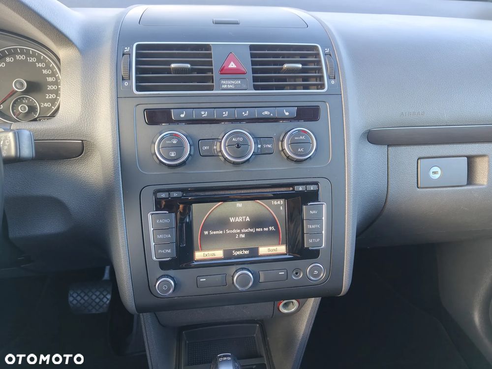 Volkswagen Touran - 20
